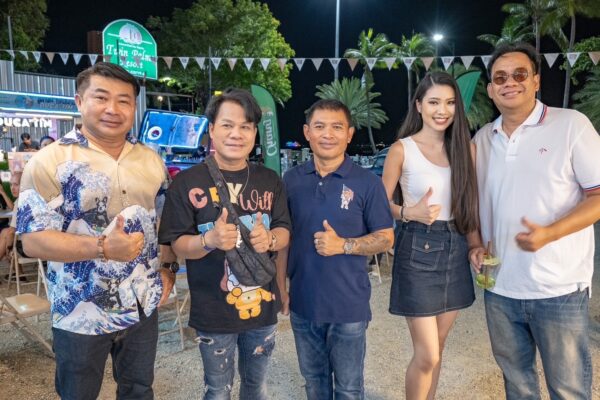 ครั้งเเรก !! ตลาดพัทยาบีช สตรีทฟู๊ด ที่พัทยาสาย 1 บรรยากาศริมหาดพัทยา ได้เชิญเหล่าดาราศิลปินยกครัวออนทัวร์ ระหว่างวันที่ 31 พ.ค – 2 มิ.ย 67 ที่ผ่านมา